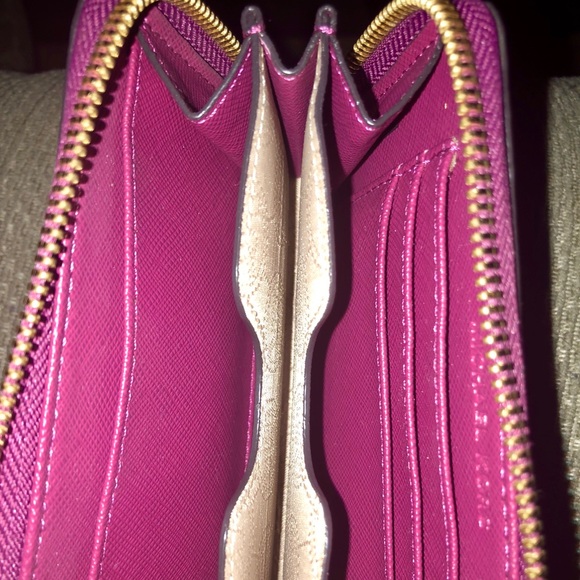 Michael Kors leather wristlet - Picture 4 of 6